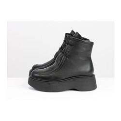 Ботинки на шнуровке в стиле desert boots, выполнены из натуральной черной кожи, на высокой черной подошве, Б-2175-05